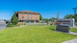 Ledgestone Billings Hotel sign and exterior