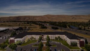 Ledgestone Suites Hotel Yakima at twilight