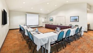 Ledgestone Hotel Yakima Meeting Space with TV and projection screen